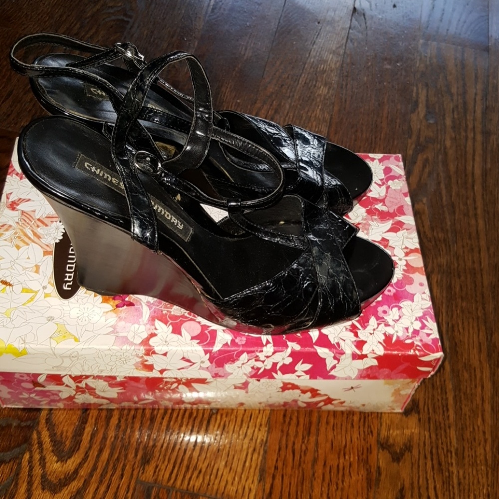 Chinese Laundry Sandals